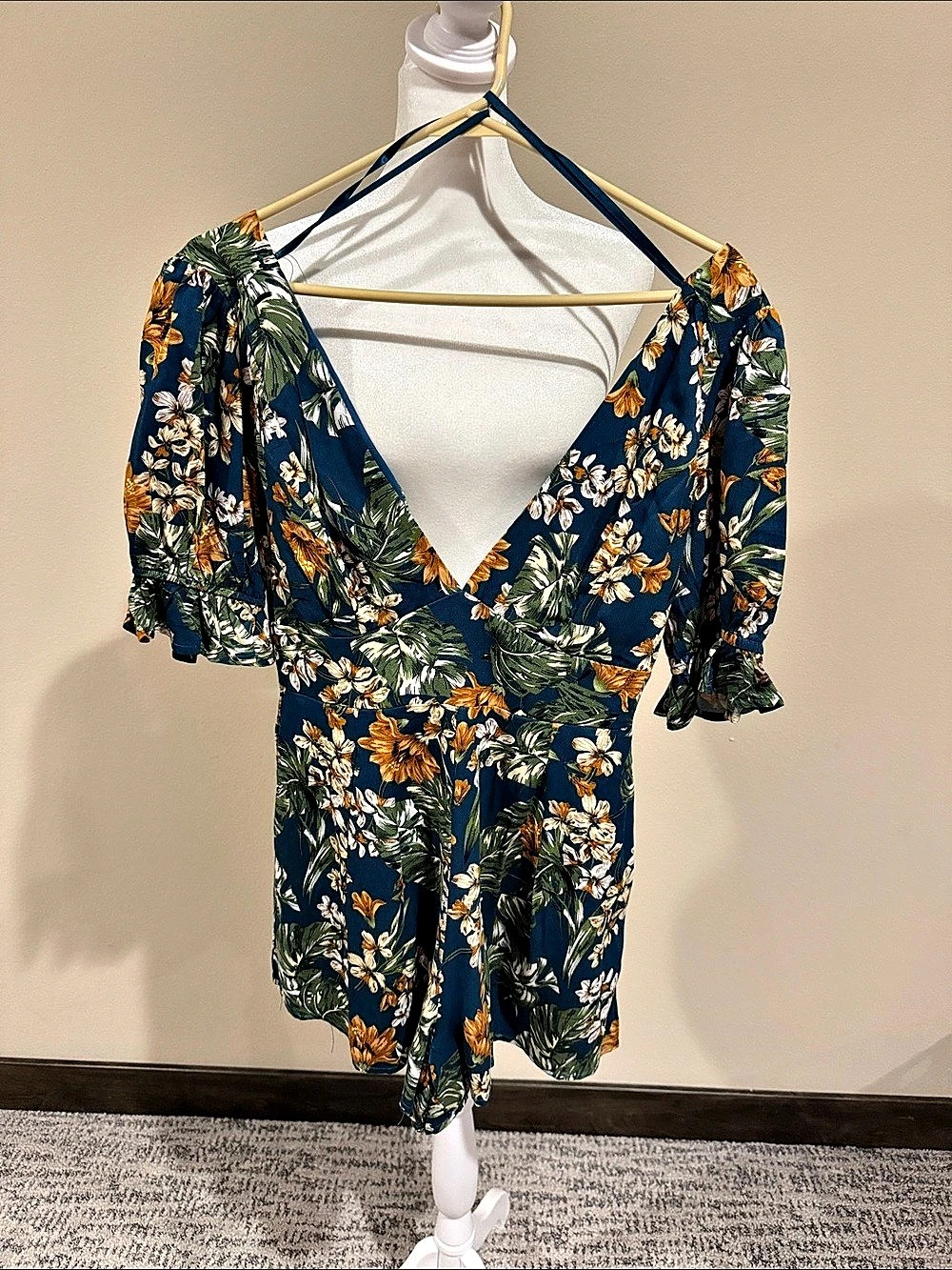 Alice + Olivia Here Comes the Sun Floral Romper in Blue & Green Size Small Like
